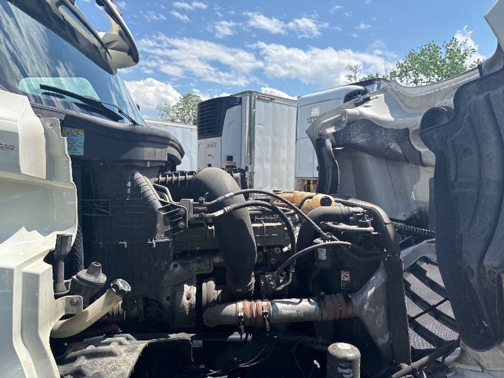 Day Cab Tractor-Heavy Duty Tractors-Freightliner-2019-T12664ST-Jessup-MD-343,141\n\t\tmiles-$ 46,500 - Image 15