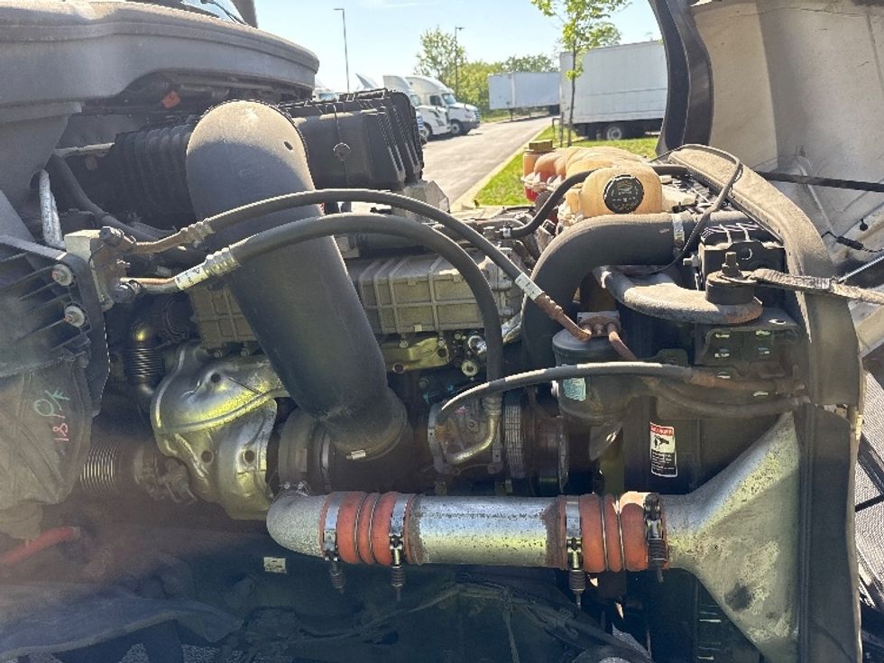 Day Cab Tractor-Heavy Duty Tractors-Freightliner-2019-T12664ST-Jessup-MD-354,283\n\t\tmiles-$ 46,000 - Image 15