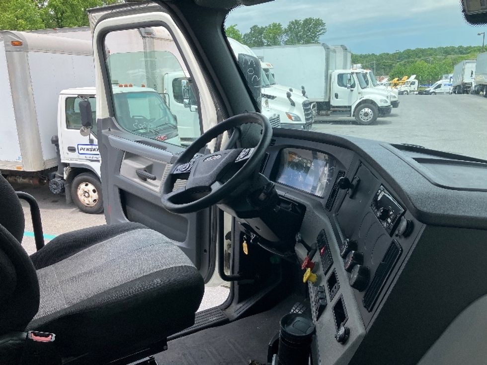 Day Cab Tractor-Heavy Duty Tractors-Freightliner-2019-T12664ST-Jessup-MD-367,391\n\t\tmiles-$ 55,500 - Image 13