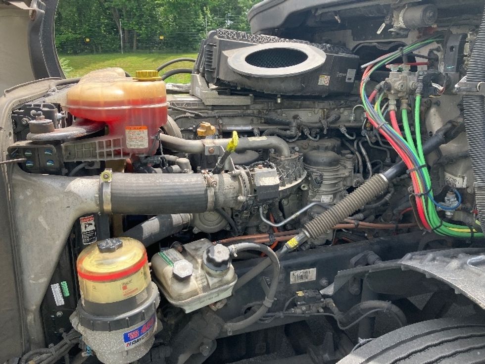 Day Cab Tractor-Heavy Duty Tractors-Freightliner-2019-T12664ST-Jessup-MD-367,391\n\t\tmiles-$ 55,500 - Image 14