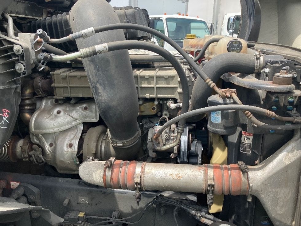 Day Cab Tractor-Heavy Duty Tractors-Freightliner-2019-T12664ST-Jessup-MD-367,391\n\t\tmiles-$ 55,500 - Image 15