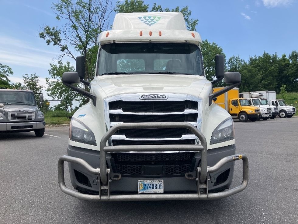Day Cab Tractor-Heavy Duty Tractors-Freightliner-2019-T12664ST-Jessup-MD-367,391\n\t\tmiles-$ 55,500 - Image 2