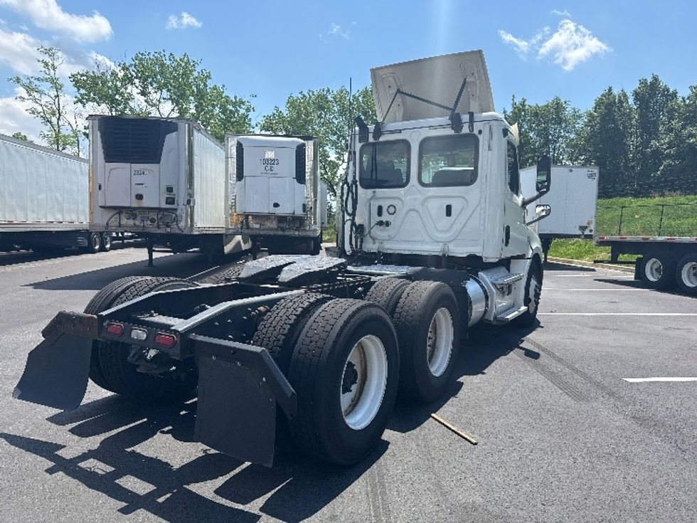 Day Cab Tractor-Heavy Duty Tractors-Freightliner-2019-T12664ST-Jessup-MD-394,641\n\t\tmiles-$ 35,500 - Image 7