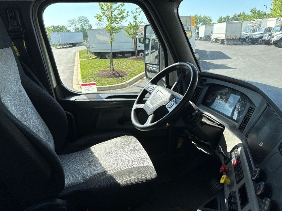 Day Cab Tractor-Heavy Duty Tractors-Freightliner-2019-T12664ST-Jessup-MD-399,748\n\t\tmiles-$ 35,500 - Image 14