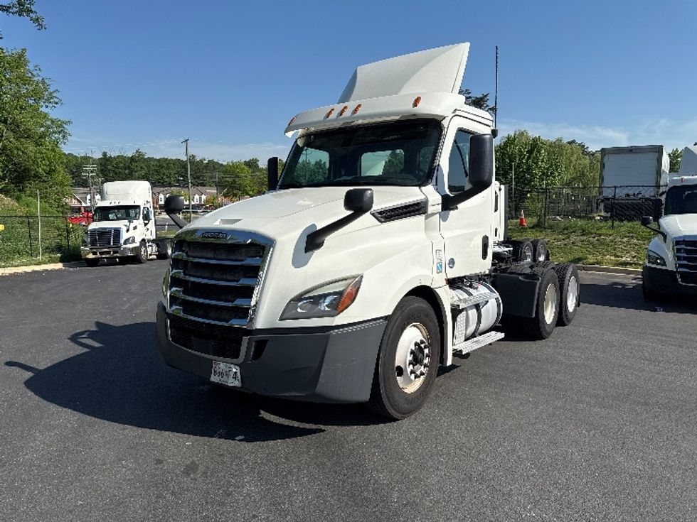 Day Cab Tractor-Heavy Duty Tractors-Freightliner-2019-T12664ST-Jessup-MD-399,748\n\t\tmiles-$ 35,500 - Image 3