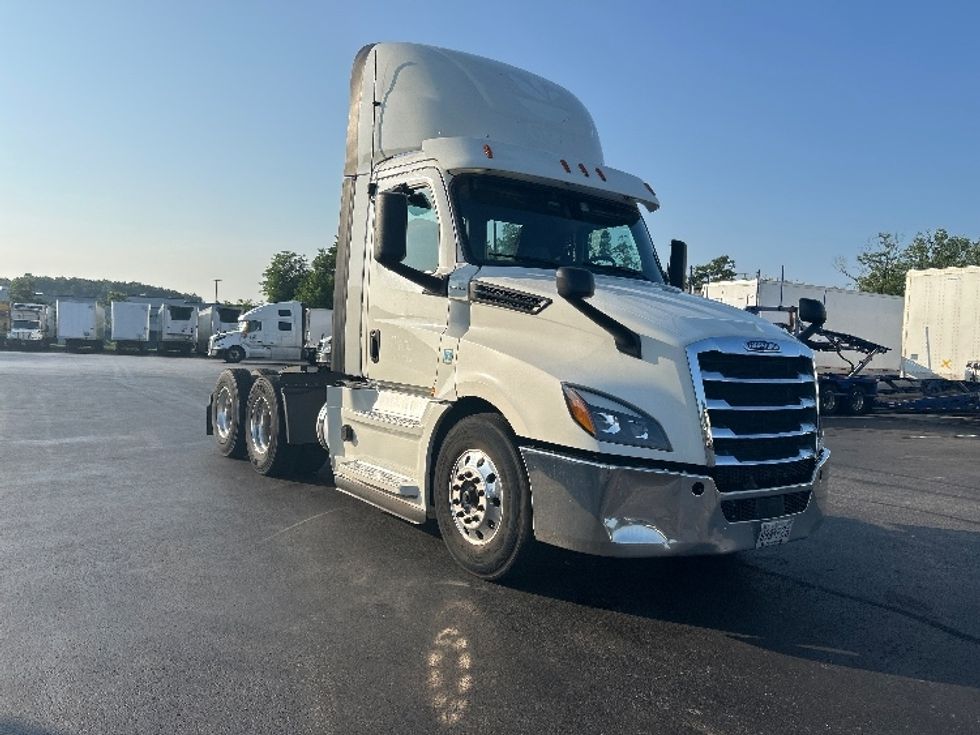 Day Cab Tractor-Heavy Duty Tractors-Freightliner-2019-T12664ST-Jessup-MD-483,269\n\t\tmiles-$ 41,000 - Image 1