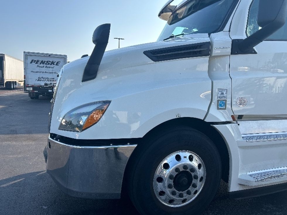 Day Cab Tractor-Heavy Duty Tractors-Freightliner-2019-T12664ST-Jessup-MD-483,269\n\t\tmiles-$ 41,000 - Image 17