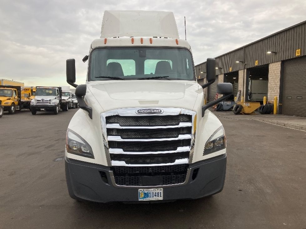Day Cab Tractor-Heavy Duty Tractors-Freightliner-2019-T12664ST-Jessup-MD-505,206\n\t\tmiles-$ 43,750 - Image 2