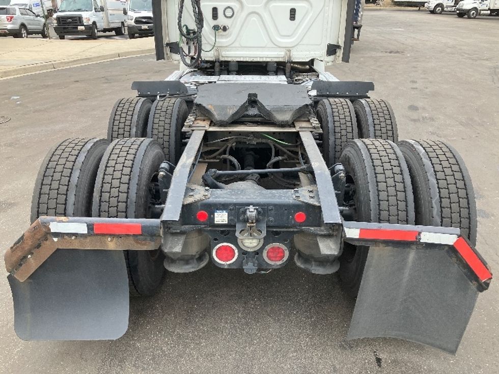Day Cab Tractor-Heavy Duty Tractors-Freightliner-2019-T12664ST-Jessup-MD-505,206\n\t\tmiles-$ 43,750 - Image 6