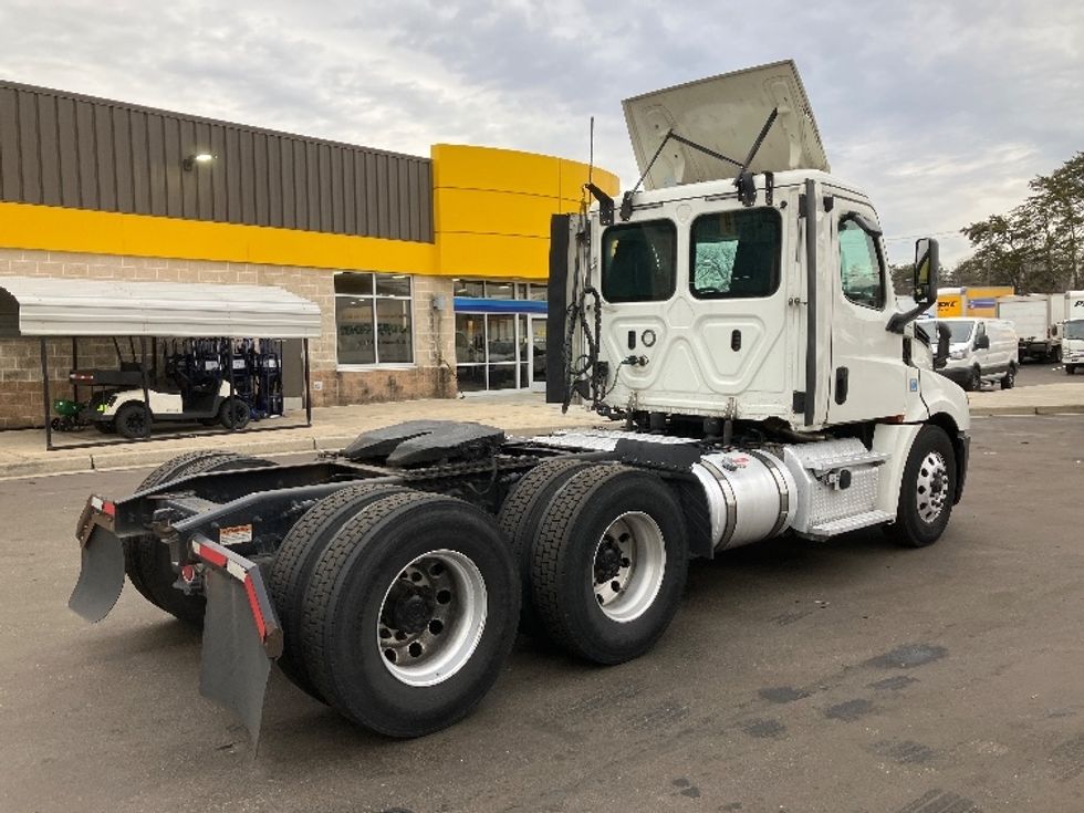 Day Cab Tractor-Heavy Duty Tractors-Freightliner-2019-T12664ST-Jessup-MD-505,206\n\t\tmiles-$ 43,750 - Image 7