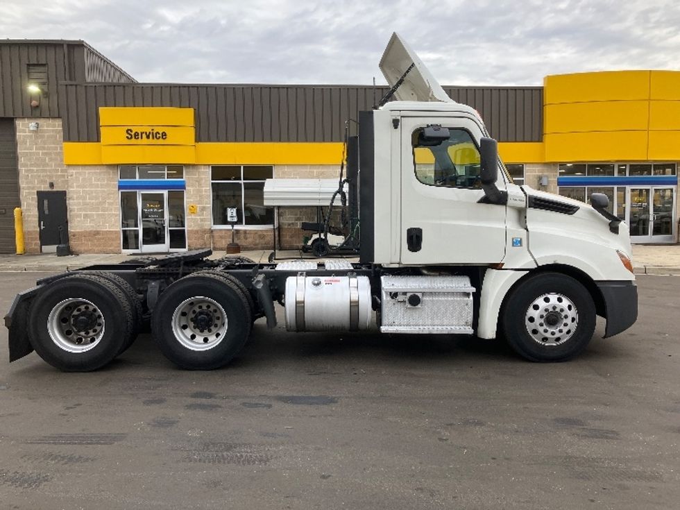 Day Cab Tractor-Heavy Duty Tractors-Freightliner-2019-T12664ST-Jessup-MD-505,206\n\t\tmiles-$ 43,750 - Image 8