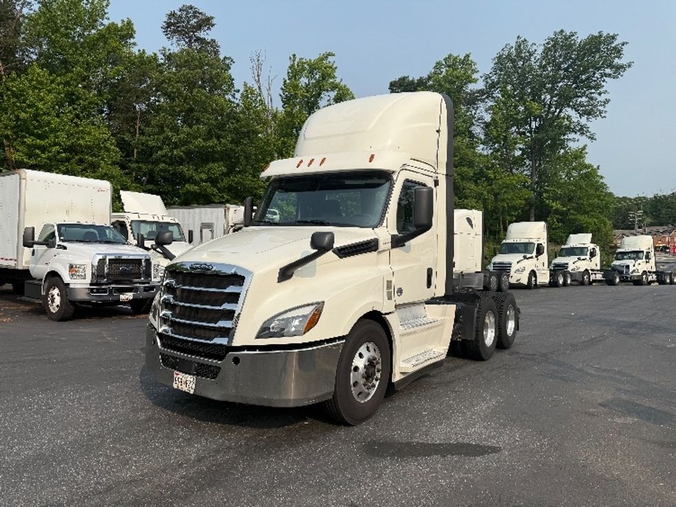 Day Cab Tractor-Heavy Duty Tractors-Freightliner-2019-T12664ST-Jessup-MD-516,518\n\t\tmiles-$ 35,000 - Image 3