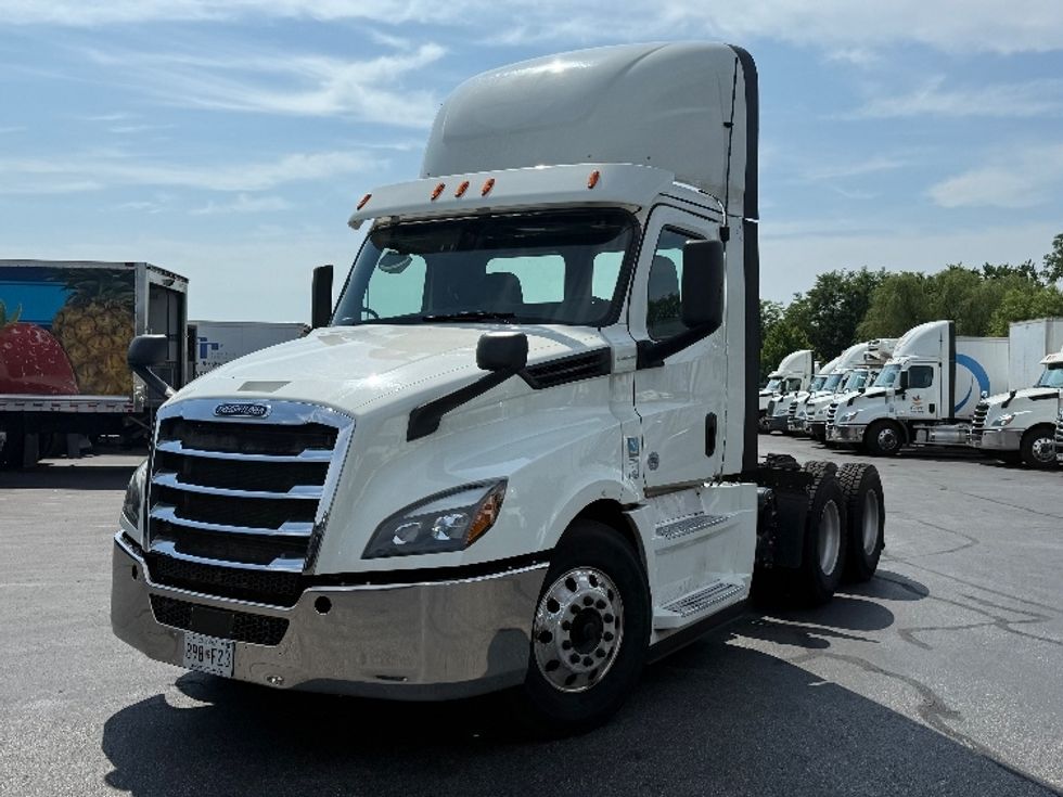 Day Cab Tractor-Heavy Duty Tractors-Freightliner-2019-T12664ST-Jessup-MD-519,384\n\t\tmiles-$ 34,750 - Image 3