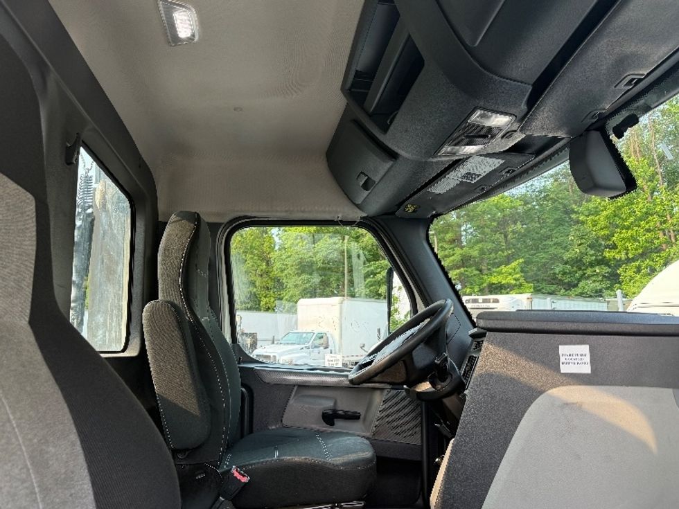 Day Cab Tractor-Heavy Duty Tractors-Freightliner-2019-T12664ST-Jessup-MD-519,960\n\t\tmiles-$ 34,750 - Image 14
