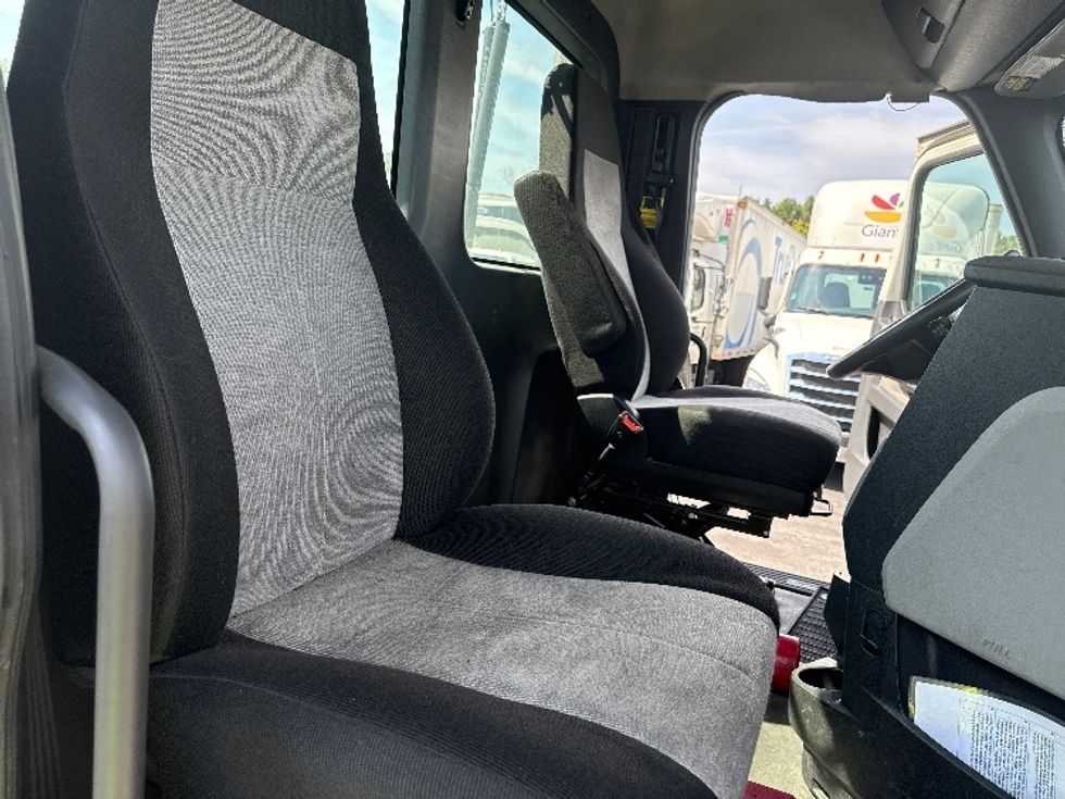 Day Cab Tractor-Heavy Duty Tractors-Freightliner-2019-T12664ST-Jessup-MD-522,781\n\t\tmiles-$ 34,750 - Image 14