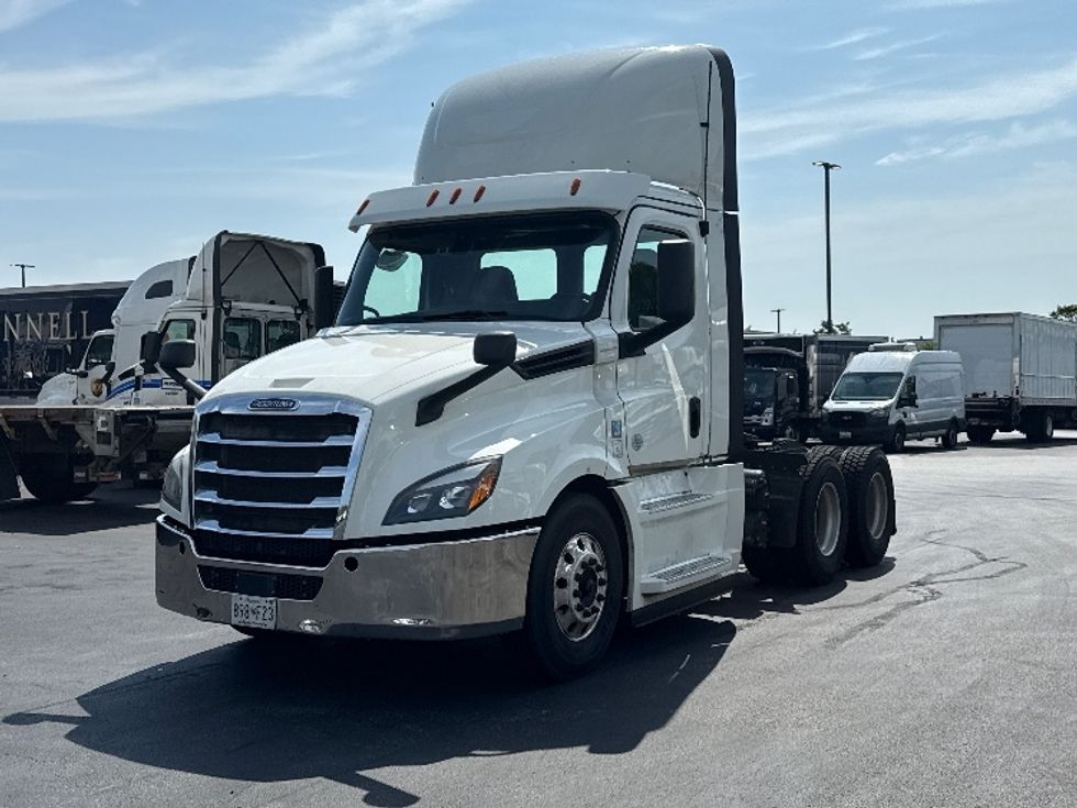 Day Cab Tractor-Heavy Duty Tractors-Freightliner-2019-T12664ST-Jessup-MD-522,781\n\t\tmiles-$ 34,750 - Image 3