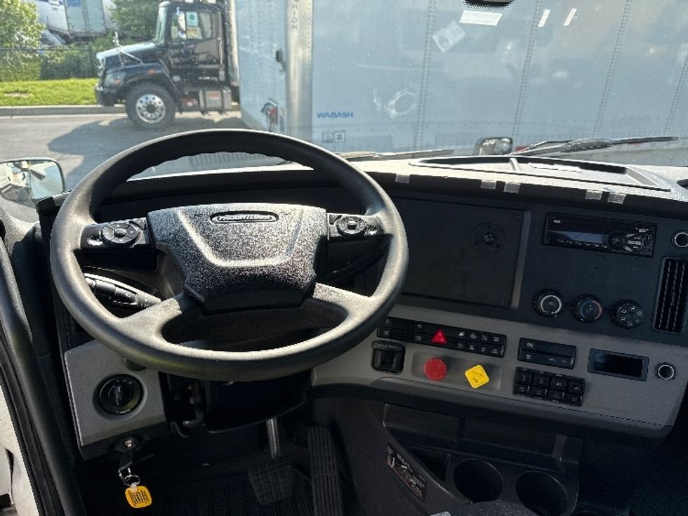 Day Cab Tractor-Heavy Duty Tractors-Freightliner-2019-T12664ST-Jessup-MD-539,192\n\t\tmiles-$ 36,750 - Image 11