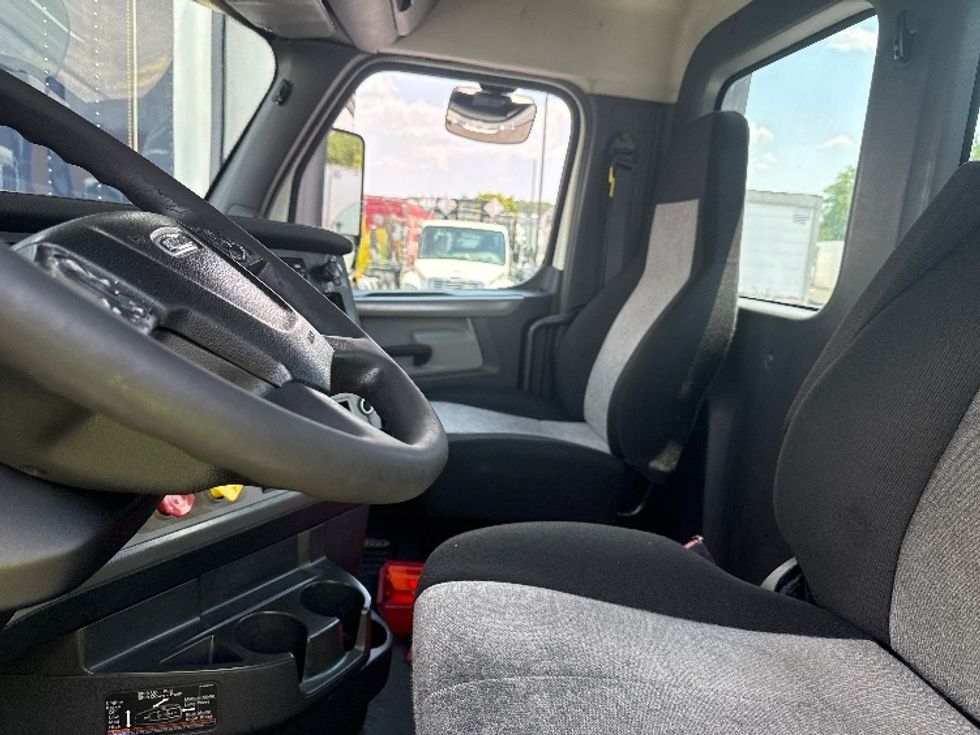 Day Cab Tractor-Heavy Duty Tractors-Freightliner-2019-T12664ST-Jessup-MD-544,004\n\t\tmiles-$ 36,250 - Image 10