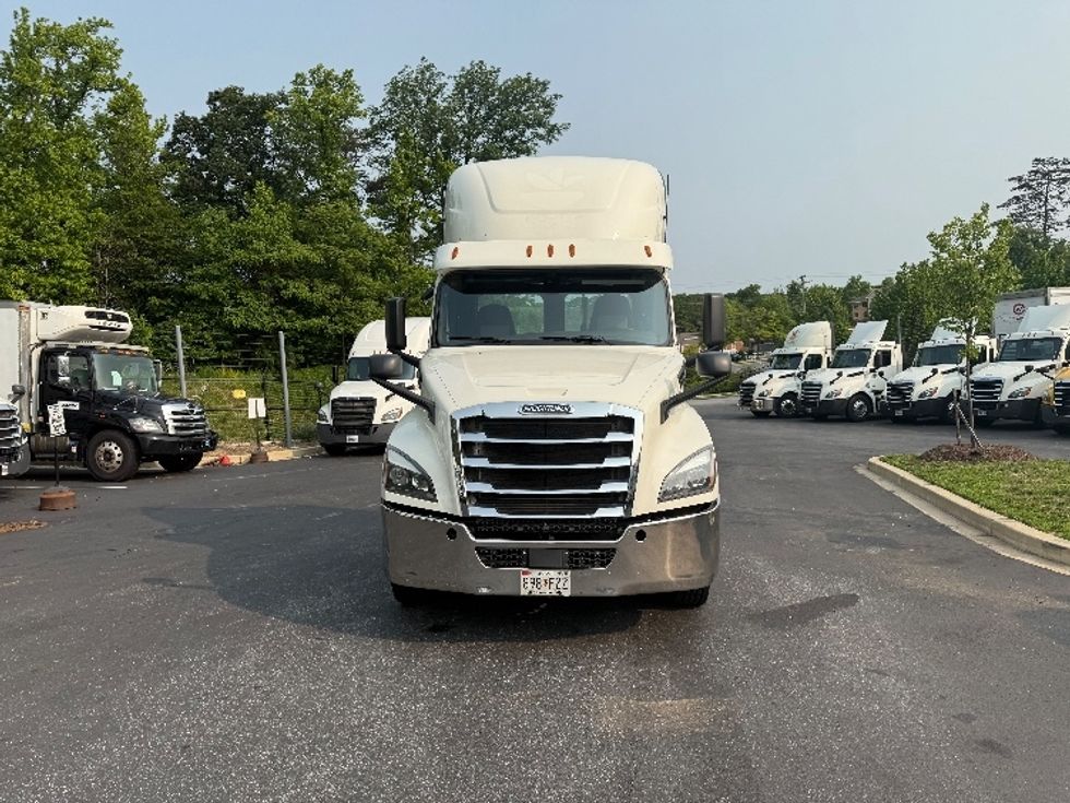 Day Cab Tractor-Heavy Duty Tractors-Freightliner-2019-T12664ST-Jessup-MD-544,004\n\t\tmiles-$ 36,250 - Image 2
