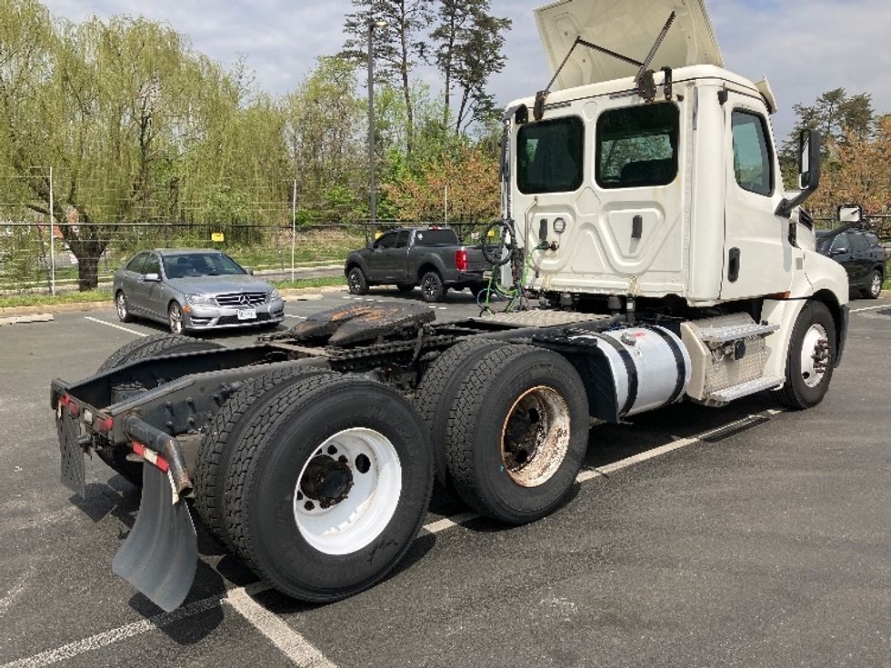 Day Cab Tractor-Heavy Duty Tractors-Freightliner-2019-T12664ST-Jessup-MD-551,781\n\t\tmiles-$ 37,750 - Image 7