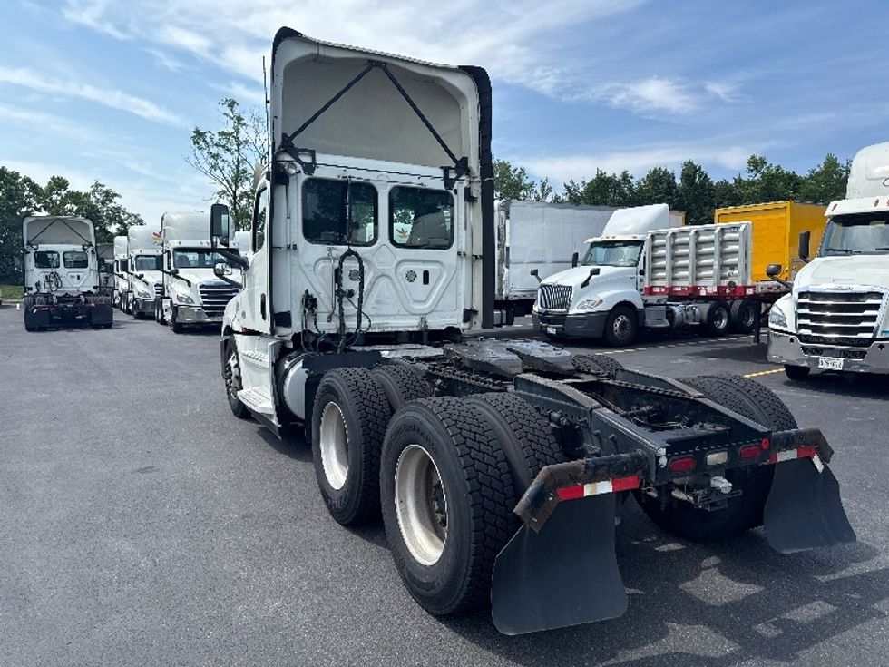 Day Cab Tractor-Heavy Duty Tractors-Freightliner-2019-T12664ST-Jessup-MD-552,966\n\t\tmiles-$ 35,500 - Image 5