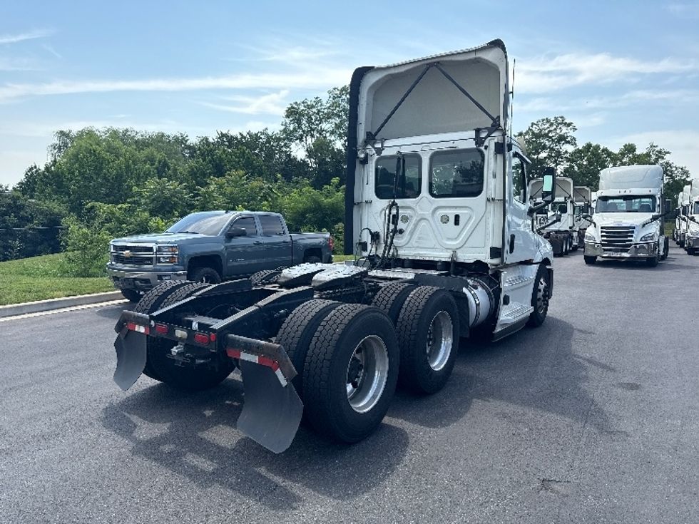 Day Cab Tractor-Heavy Duty Tractors-Freightliner-2019-T12664ST-Jessup-MD-552,966\n\t\tmiles-$ 35,500 - Image 7