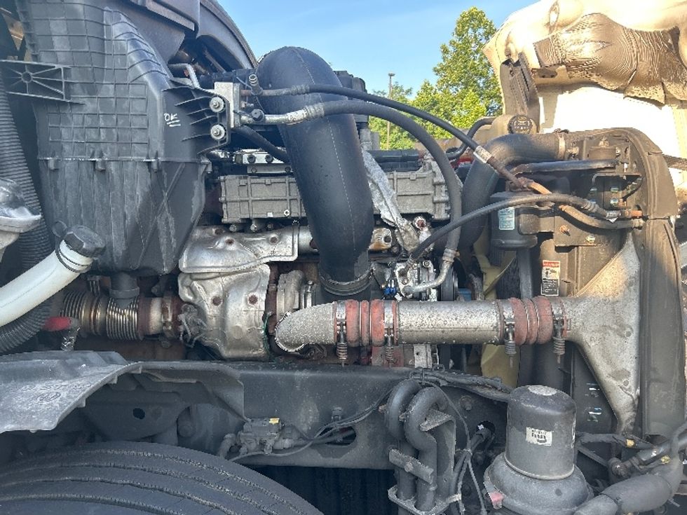 Day Cab Tractor-Heavy Duty Tractors-Freightliner-2019-T12664ST-Jessup-MD-553,229\n\t\tmiles-$ 33,750 - Image 16