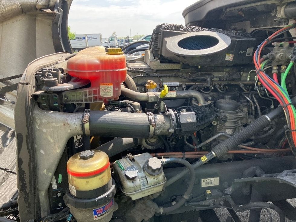 Day Cab Tractor-Heavy Duty Tractors-Freightliner-2019-T12664ST-Jessup-MD-578,737\n\t\tmiles-$ 30,500 - Image 15