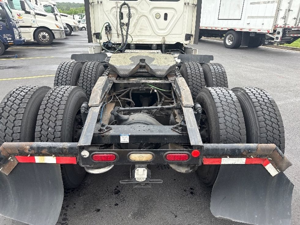 Day Cab Tractor-Heavy Duty Tractors-Freightliner-2019-T12664ST-Jessup-MD-583,435\n\t\tmiles-$ 33,250 - Image 6