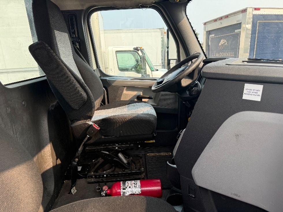 Day Cab Tractor-Heavy Duty Tractors-Freightliner-2019-T12664ST-Jessup-MD-590,892\n\t\tmiles-$ 32,500 - Image 14