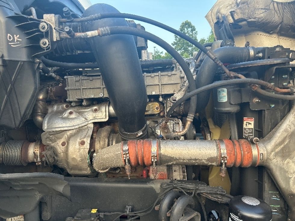 Day Cab Tractor-Heavy Duty Tractors-Freightliner-2019-T12664ST-Jessup-MD-616,144\n\t\tmiles-$ 30,500 - Image 15