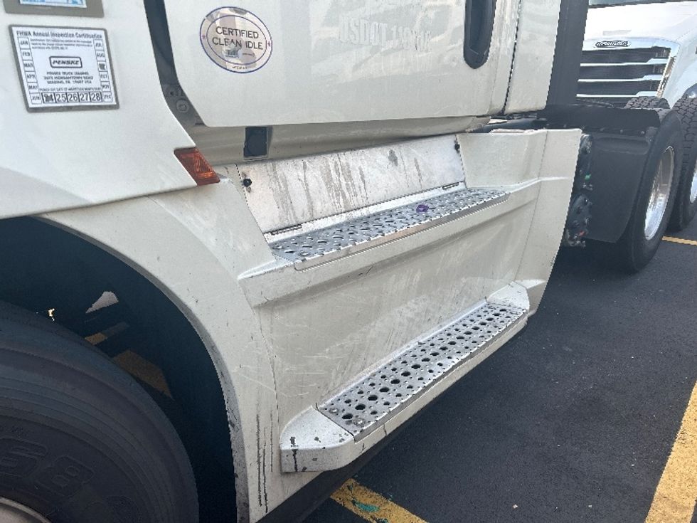 Day Cab Tractor-Heavy Duty Tractors-Freightliner-2019-T12664ST-Jessup-MD-616,144\n\t\tmiles-$ 30,500 - Image 18