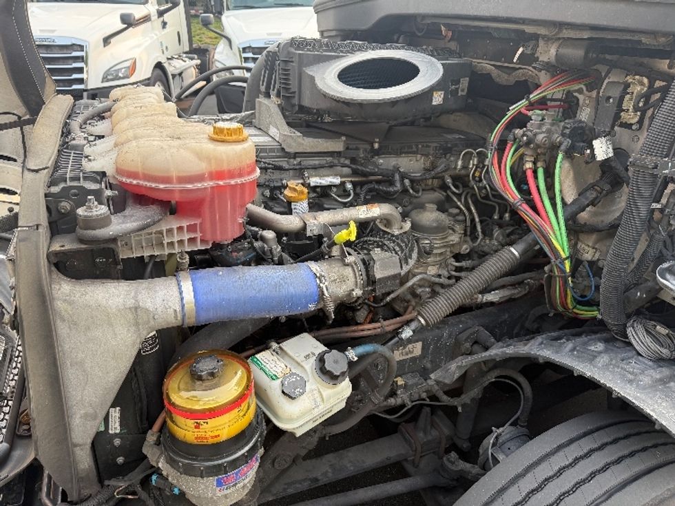 Day Cab Tractor-Heavy Duty Tractors-Freightliner-2019-T12664ST-Jessup-MD-616,621\n\t\tmiles-$ 30,500 - Image 15