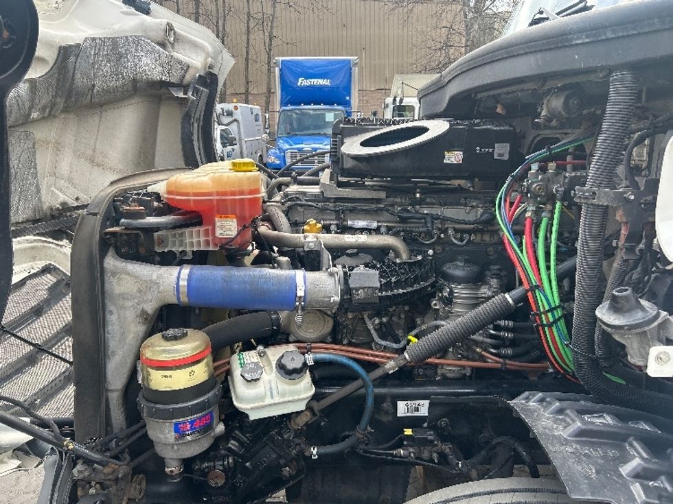 Day Cab Tractor-Heavy Duty Tractors-Freightliner-2019-T12664ST-Jessup-PA-256,175\n\t\tmiles-$ 48,500 - Image 16