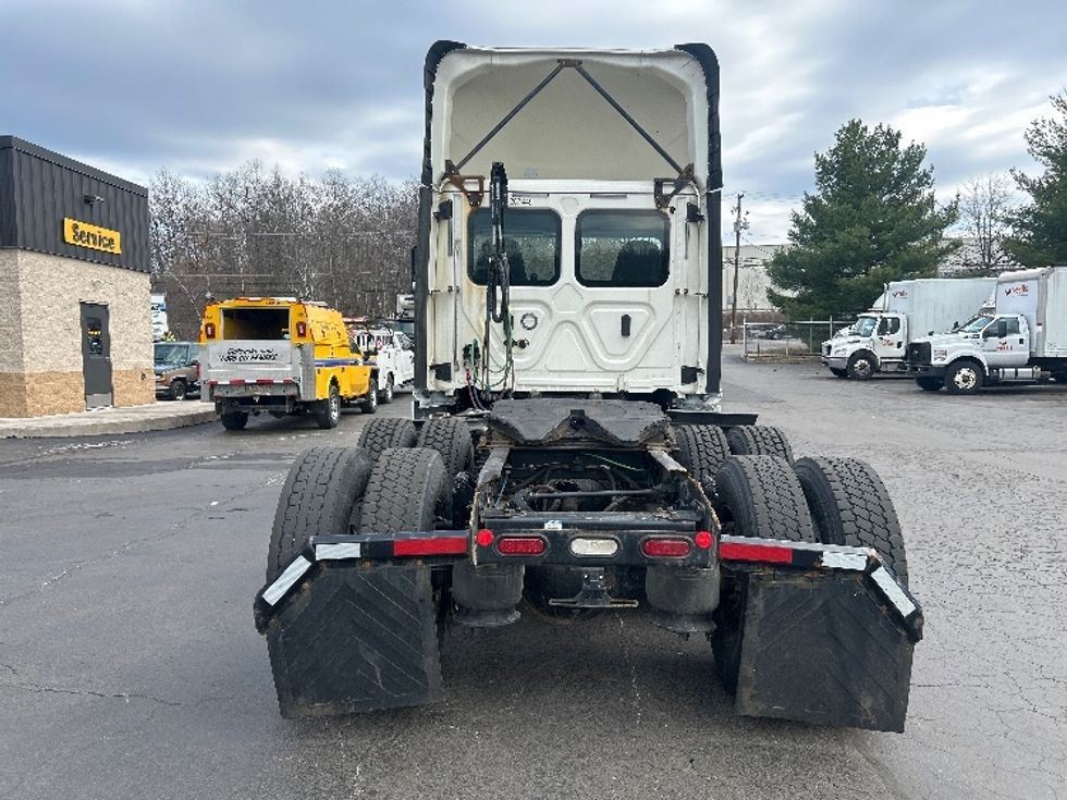 Day Cab Tractor-Heavy Duty Tractors-Freightliner-2019-T12664ST-Jessup-PA-256,175\n\t\tmiles-$ 48,500 - Image 6