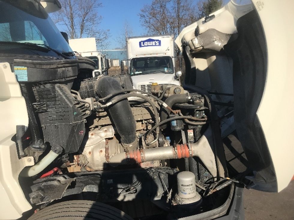 Day Cab Tractor-Heavy Duty Tractors-Freightliner-2019-T12664ST-Jessup-PA-339,864\n\t\tmiles-$ 53,500 - Image 15