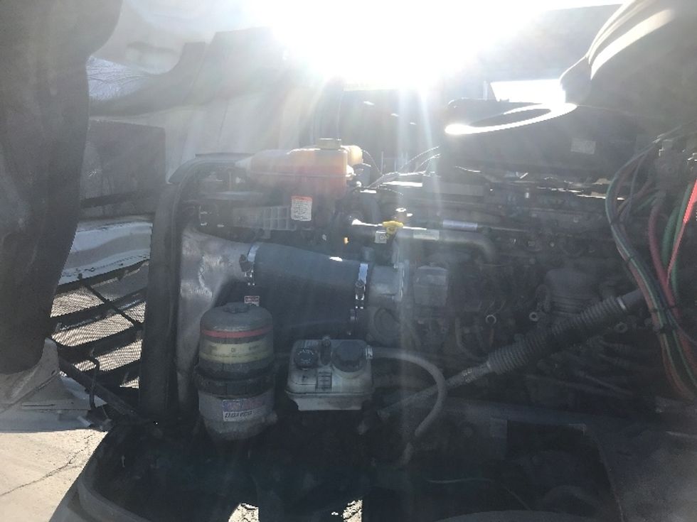 Day Cab Tractor-Heavy Duty Tractors-Freightliner-2019-T12664ST-Jessup-PA-339,864\n\t\tmiles-$ 53,500 - Image 16