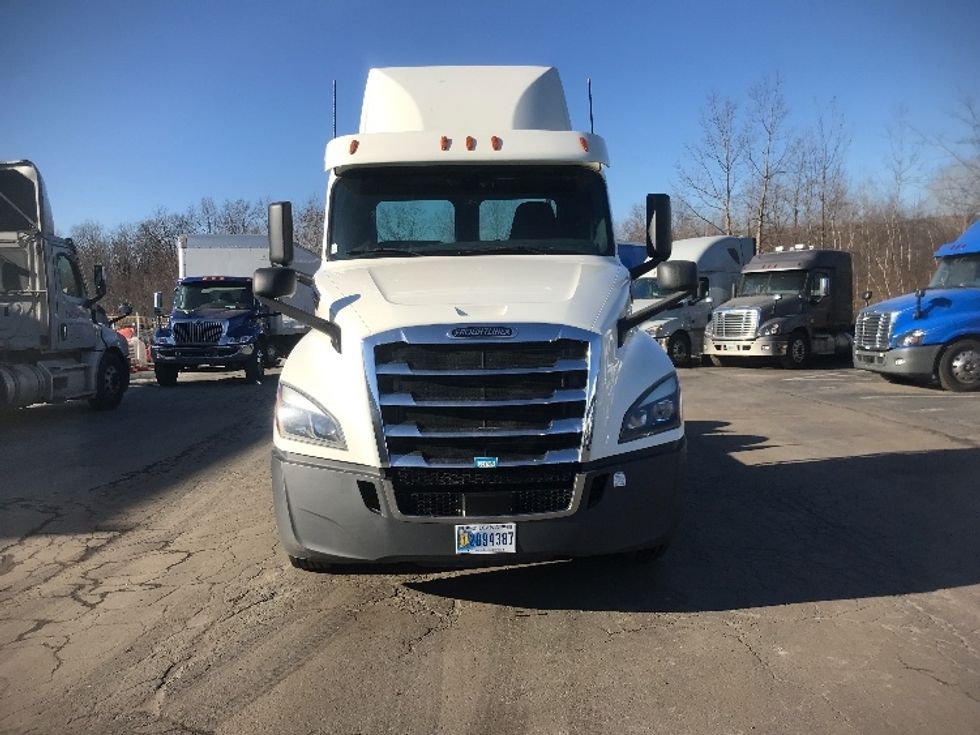 Day Cab Tractor-Heavy Duty Tractors-Freightliner-2019-T12664ST-Jessup-PA-339,864\n\t\tmiles-$ 53,500 - Image 2