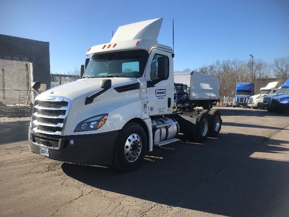 Day Cab Tractor-Heavy Duty Tractors-Freightliner-2019-T12664ST-Jessup-PA-339,864\n\t\tmiles-$ 53,500 - Image 3