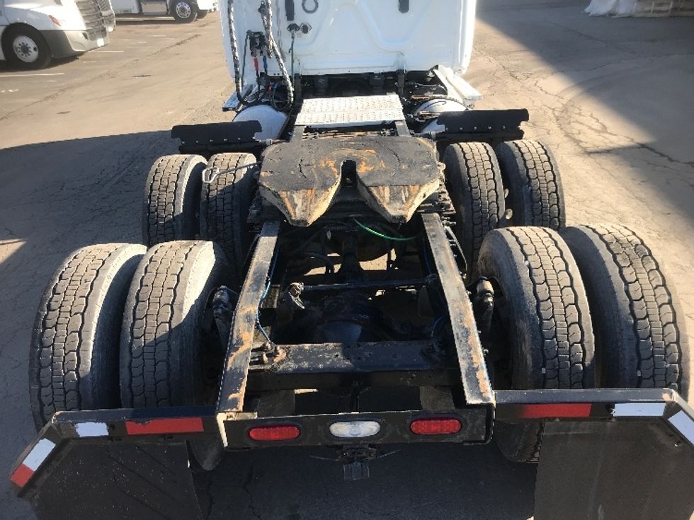 Day Cab Tractor-Heavy Duty Tractors-Freightliner-2019-T12664ST-Jessup-PA-339,864\n\t\tmiles-$ 53,500 - Image 6