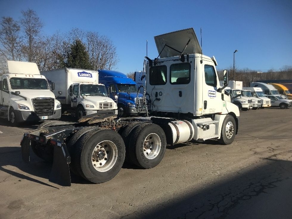 Day Cab Tractor-Heavy Duty Tractors-Freightliner-2019-T12664ST-Jessup-PA-339,864\n\t\tmiles-$ 53,500 - Image 7