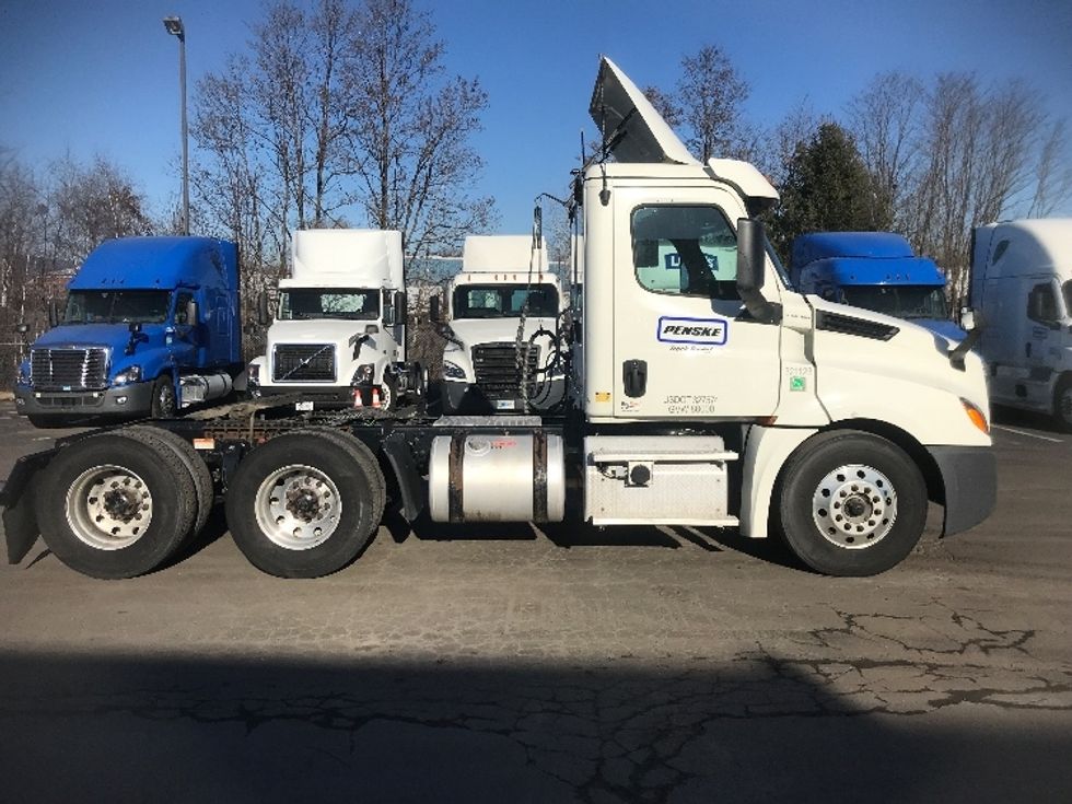 Day Cab Tractor-Heavy Duty Tractors-Freightliner-2019-T12664ST-Jessup-PA-339,864\n\t\tmiles-$ 53,500 - Image 8