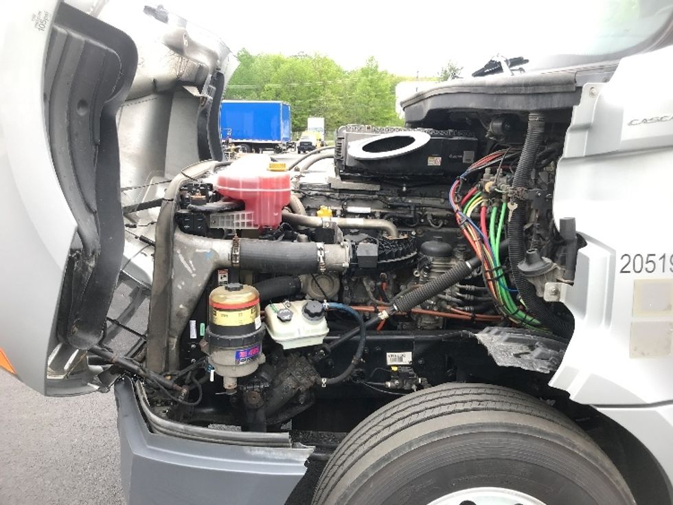 Day Cab Tractor-Heavy Duty Tractors-Freightliner-2019-T12664ST-Jessup-PA-505,442\n\t\tmiles-$ 42,750 - Image 15