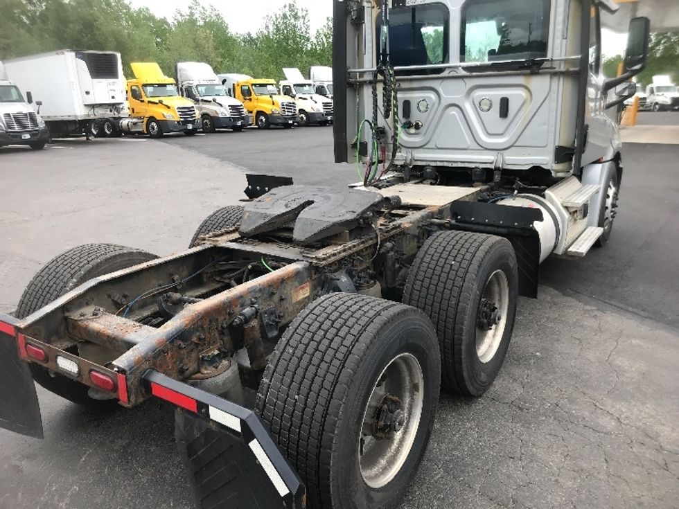 Day Cab Tractor-Heavy Duty Tractors-Freightliner-2019-T12664ST-Jessup-PA-505,442\n\t\tmiles-$ 42,750 - Image 18