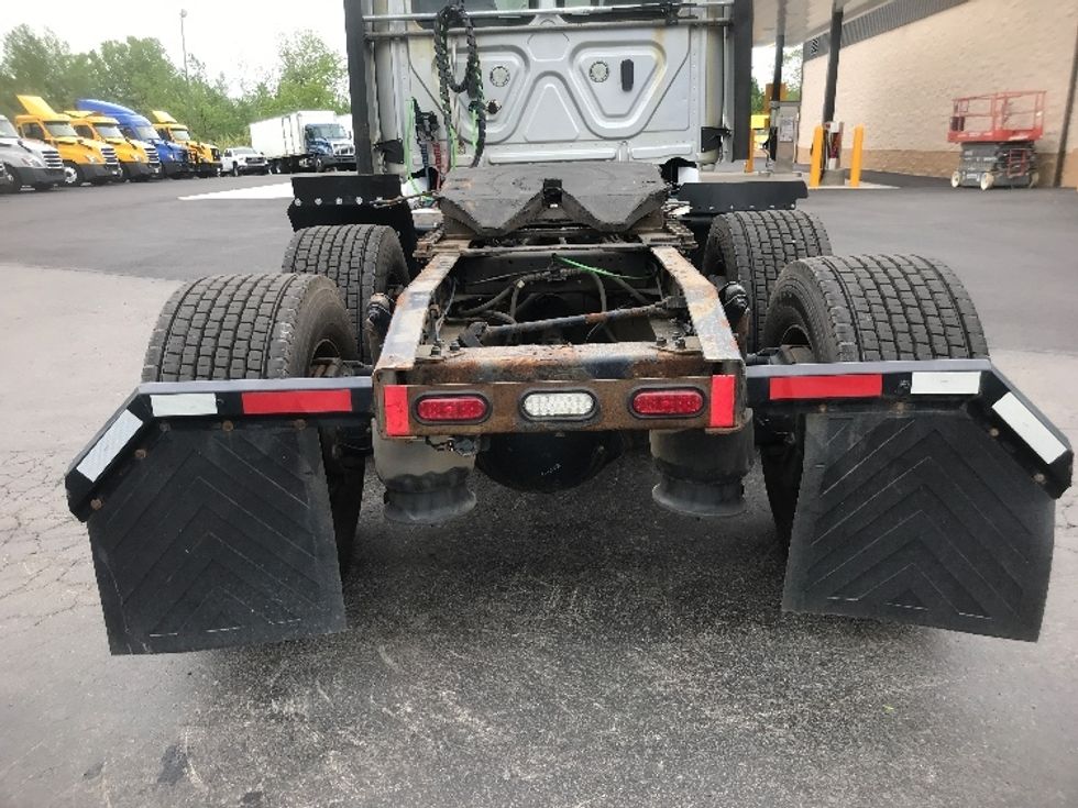 Day Cab Tractor-Heavy Duty Tractors-Freightliner-2019-T12664ST-Jessup-PA-505,442\n\t\tmiles-$ 42,750 - Image 19