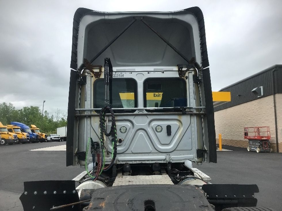 Day Cab Tractor-Heavy Duty Tractors-Freightliner-2019-T12664ST-Jessup-PA-505,442\n\t\tmiles-$ 42,750 - Image 20