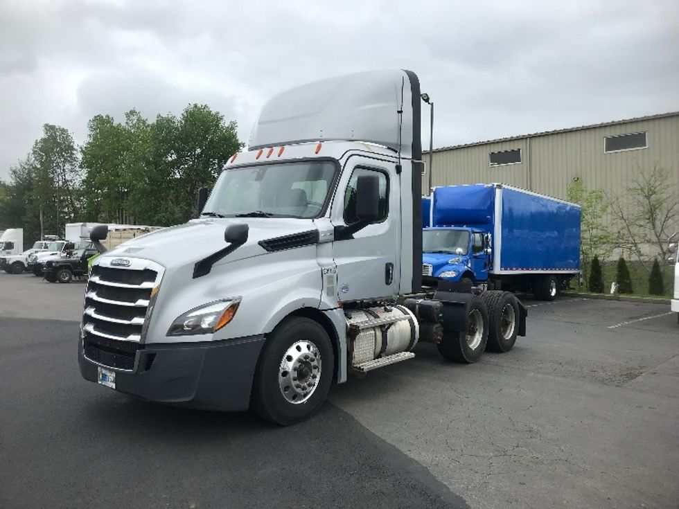 Day Cab Tractor-Heavy Duty Tractors-Freightliner-2019-T12664ST-Jessup-PA-505,442\n\t\tmiles-$ 42,750 - Image 3