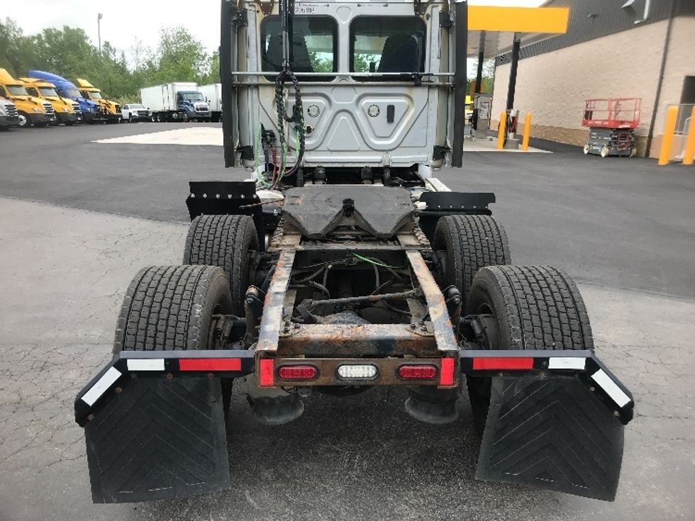 Day Cab Tractor-Heavy Duty Tractors-Freightliner-2019-T12664ST-Jessup-PA-505,442\n\t\tmiles-$ 42,750 - Image 6