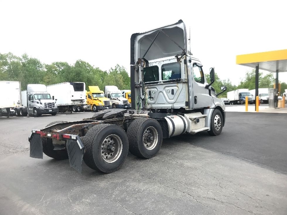 Day Cab Tractor-Heavy Duty Tractors-Freightliner-2019-T12664ST-Jessup-PA-505,442\n\t\tmiles-$ 42,750 - Image 7