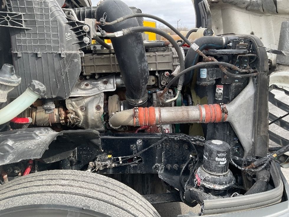 Day Cab Tractor-Heavy Duty Tractors-Freightliner-2019-T12664ST-Jessup-PA-514,904\n\t\tmiles-$ 42,500 - Image 15